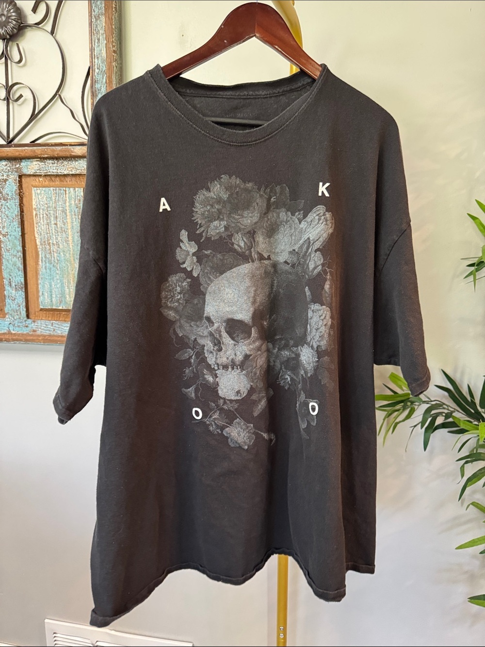 Akoo Black Skull & Floral Graphic Tee